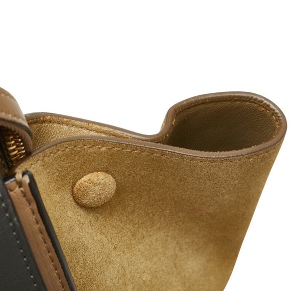 CELINE Cream Leather Shoulder Bag - Picture 10 of 16